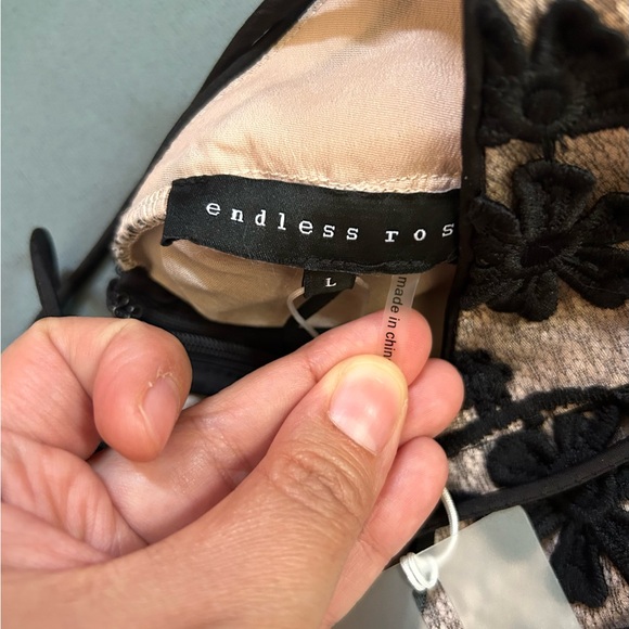 Floral Embroidered Tiered Dress Endless Rose size L NWT - Picture 14 of 14